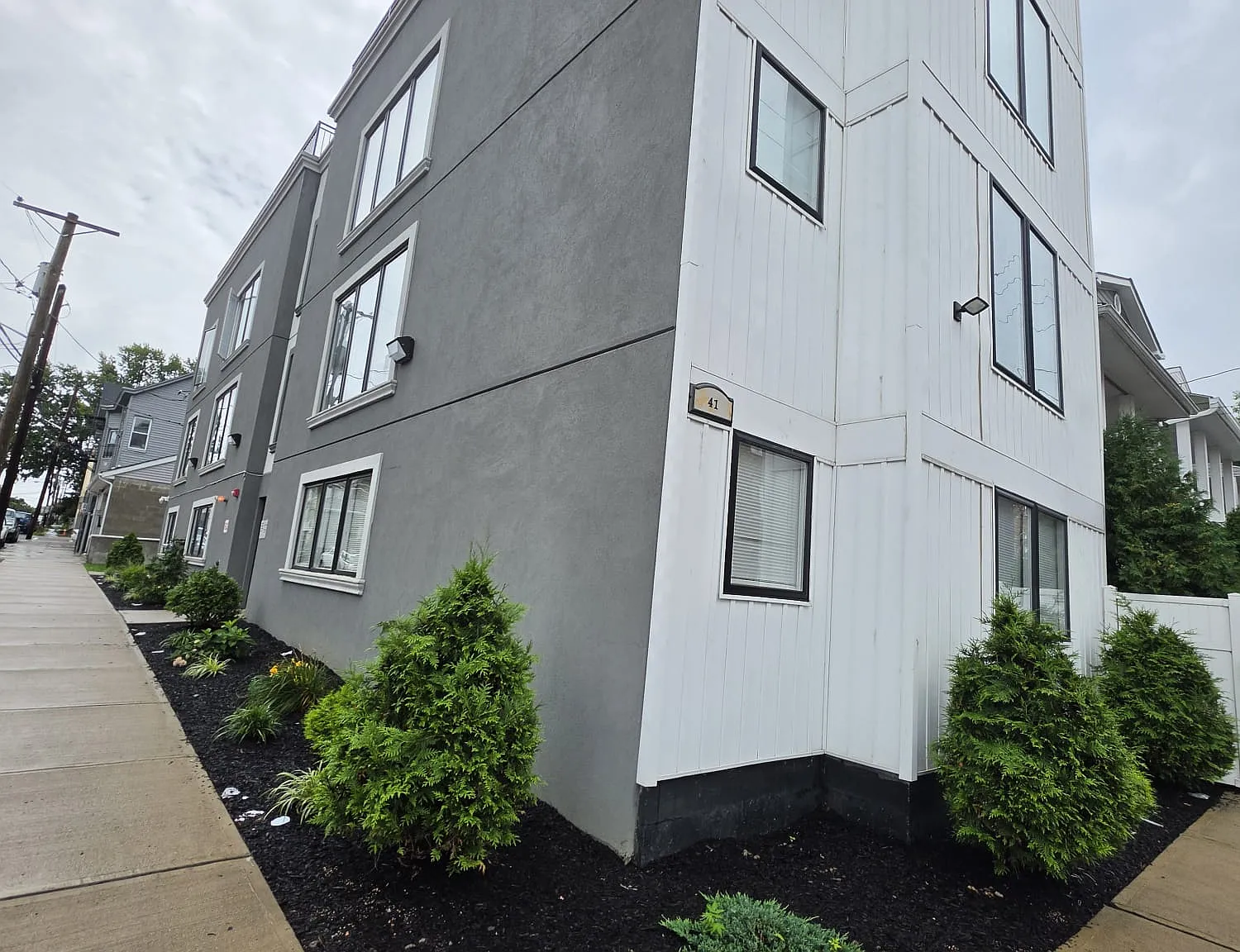 1 bed, $1,636 — Photo 2