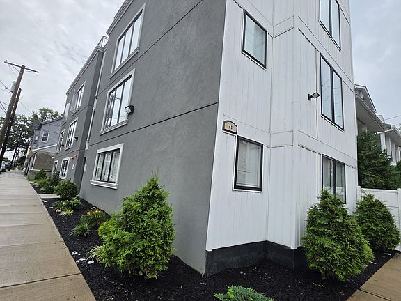 2nd image of 41 Auburn St #4