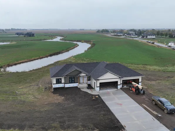46644 Prairie Cir, Tea, SD 57064