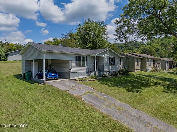 3rd image of 6412 Walnut Breeze Ln