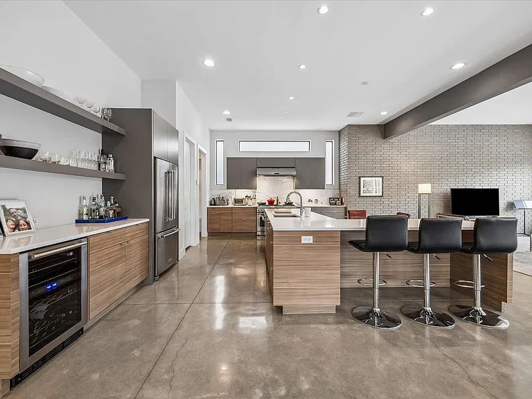 4532 Sunburst St — Photo 8