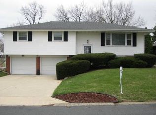 610 W Kellar Pkwy, Peoria, IL 61614