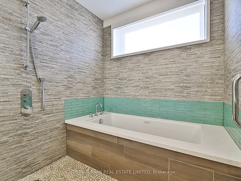 540 College St #Penthouse 2 — Photo 20