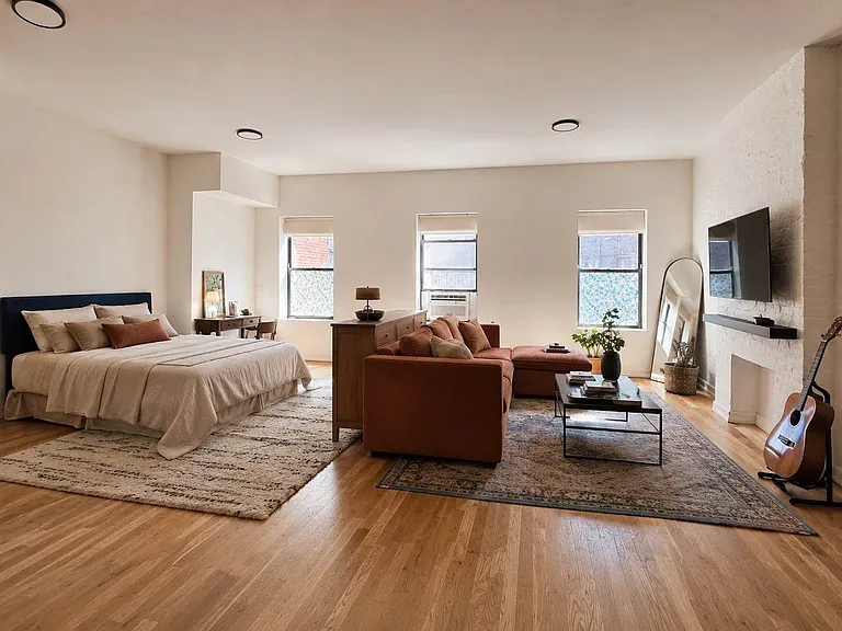 914 Broadway #3R — Photo 1