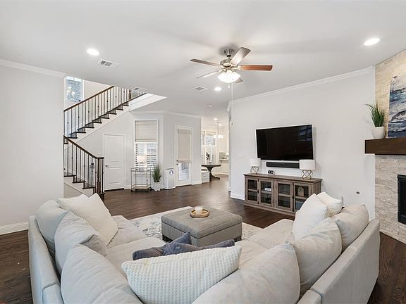 5th image of 2468 Cathedral Dr