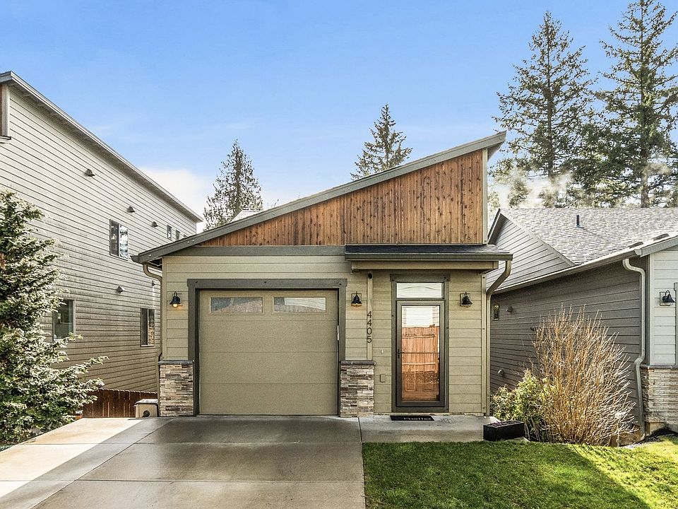 1st image of 4405 NE 112th Cir