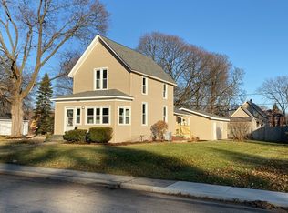 345 Hubbard Ave, Elgin, IL 60123