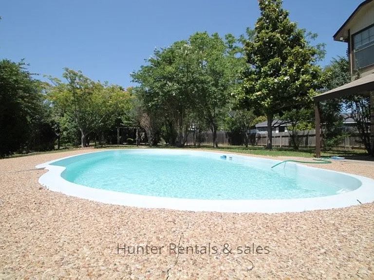 300 Sioux Cir — Photo 4