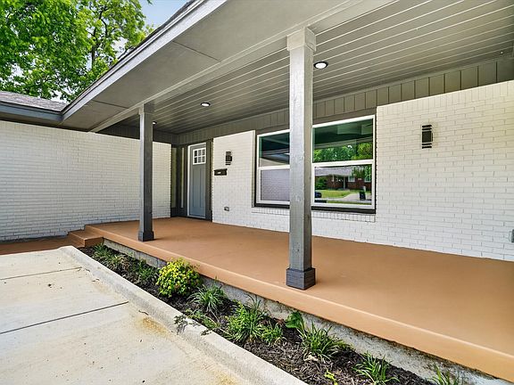 5th image of 4828 Staples Ave