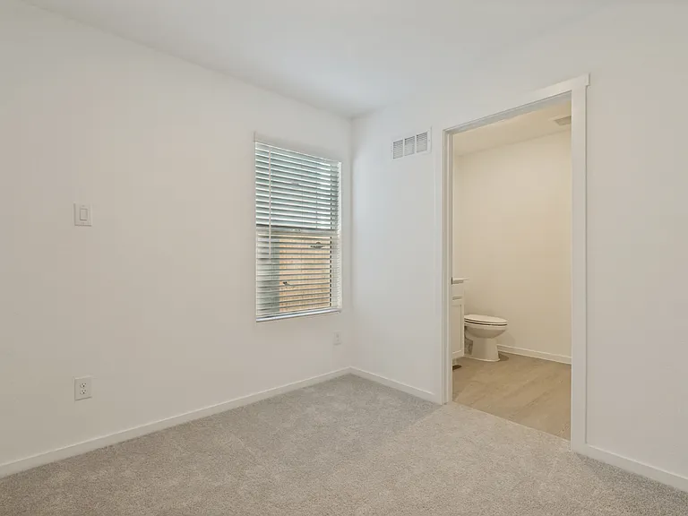 1037 Bishop Creek Dr — Photo 5
