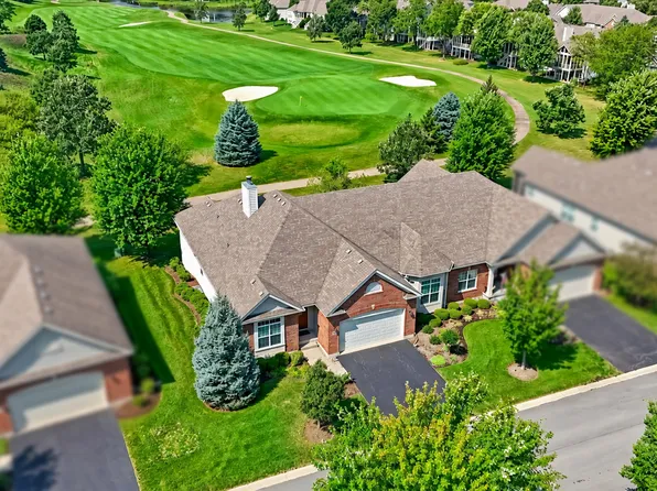 4780 Coyote Lakes Cir, Lake In The Hills, IL 60156