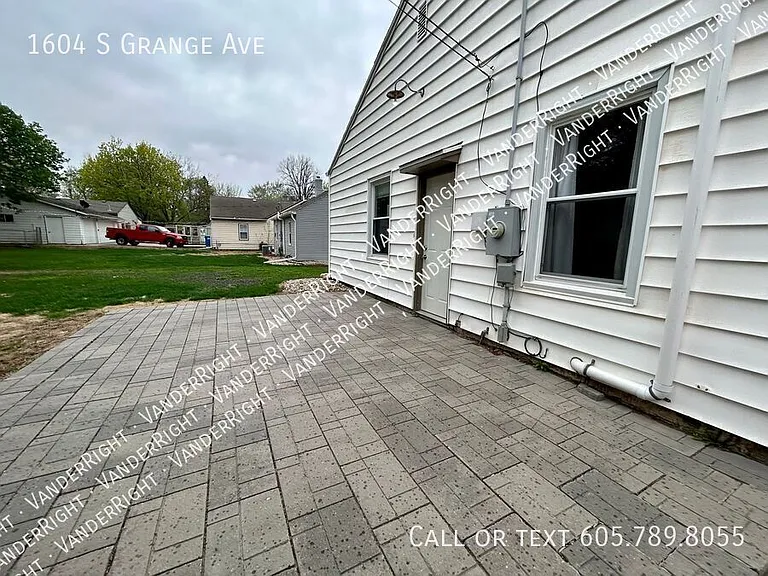 1604 S Grange Ave — Photo 25