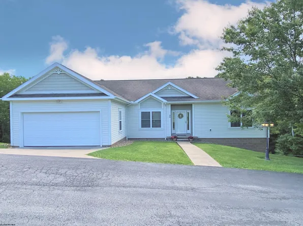 90 Silver Maple Ct, Fairmont, WV 26554