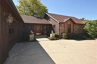 1st image of 21 Hillcrest Dr
