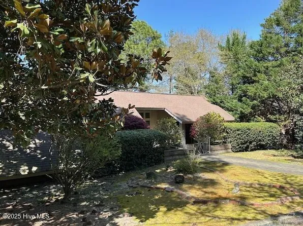 136 Lancashire Lane, West End, NC 27376