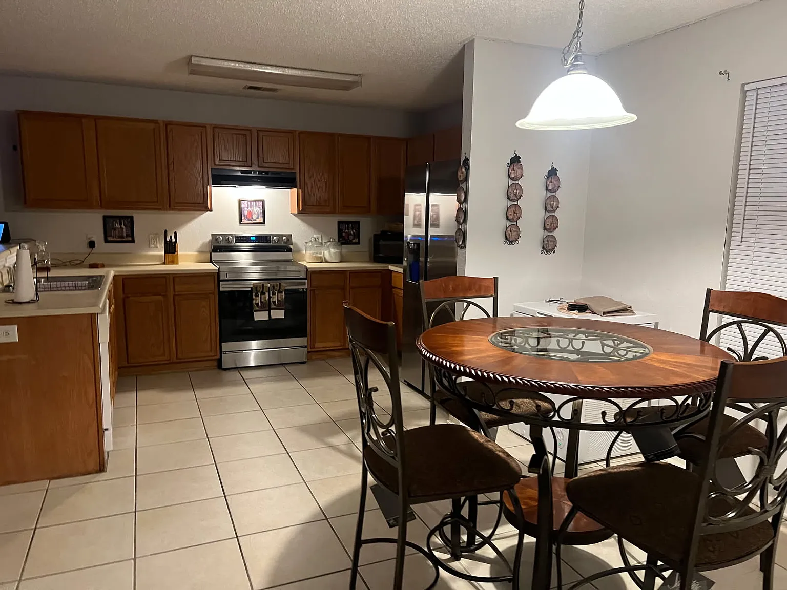 3 bed, 1358 sqft, $1,800 — Photo 3