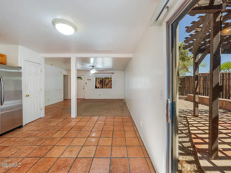 2218 N Belvedere Ave — Photo 9