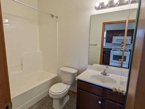 5th image of 158 College Ave APT 5