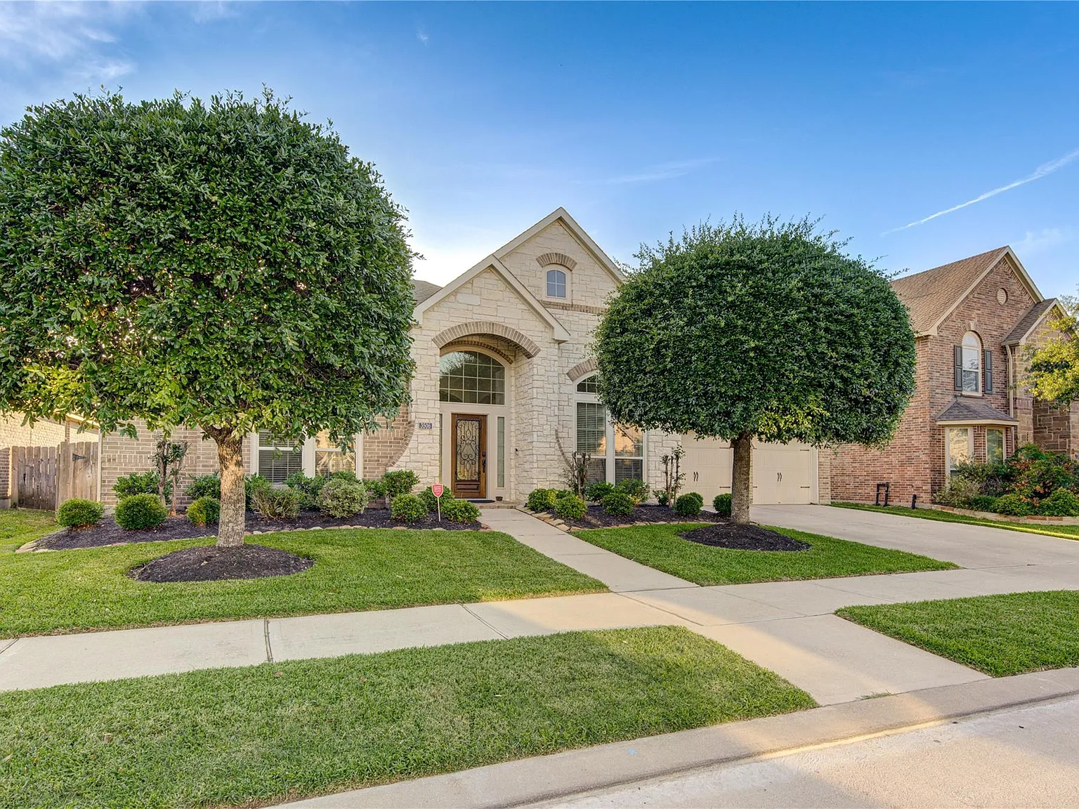 4 bed, 3.5 bath, 3548 sqft, $3,950 — Photo 2