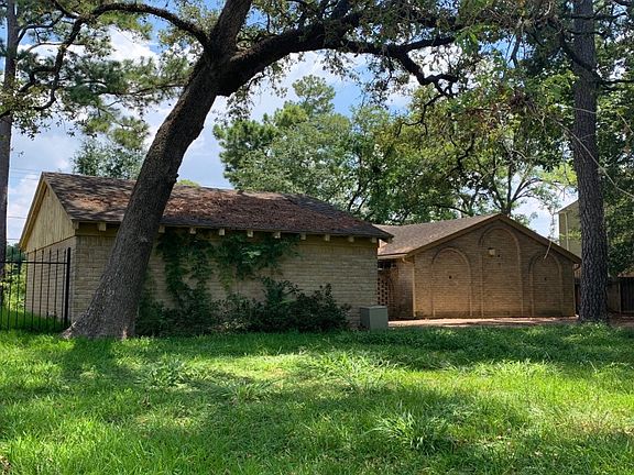 3rd image of 7410 Antoine Dr