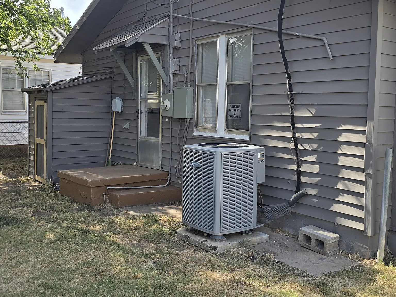 2 bed, 720 sqft, $700 — Photo 2