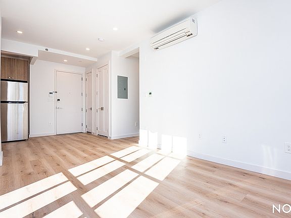 4th image of 68 Gold St #5C