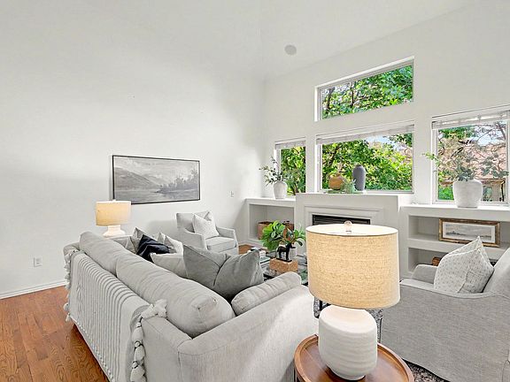 5th image of 432 N Bridgefield Ct