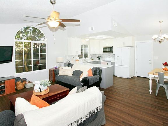 3rd image of 3625 Bowie Ct