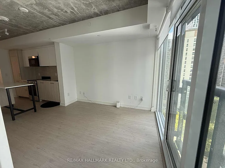 65 Mutual St #908 — Photo 14