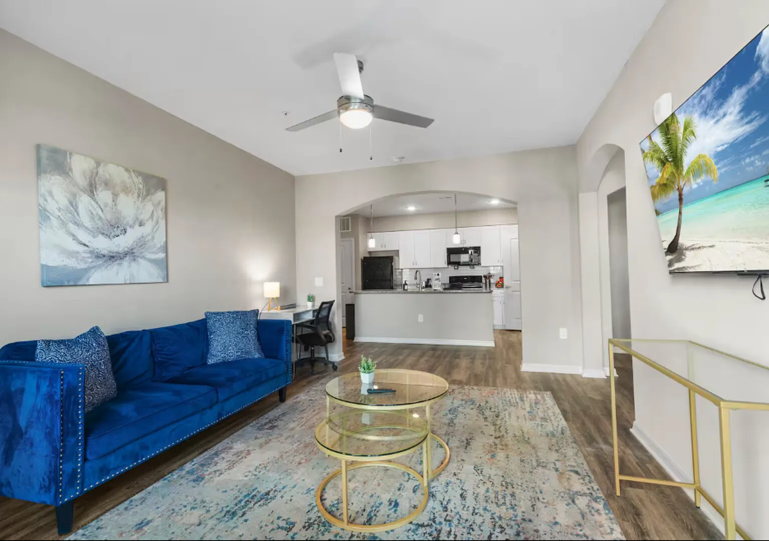 Contemporary Haven/Modern Amenities! Ground Floor! — Photo 4