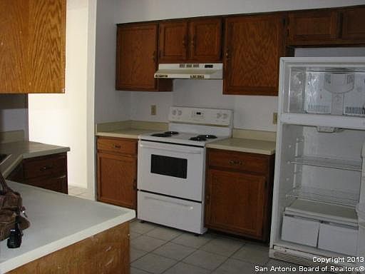 3rd image of 1329 W Klondike Dr. #1329