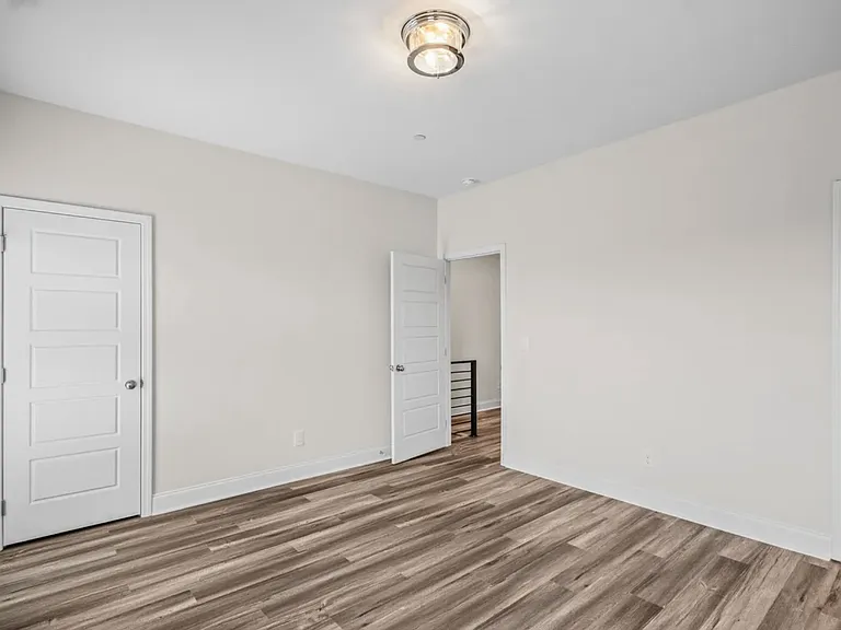 214 Franklin St #1 — Photo 6