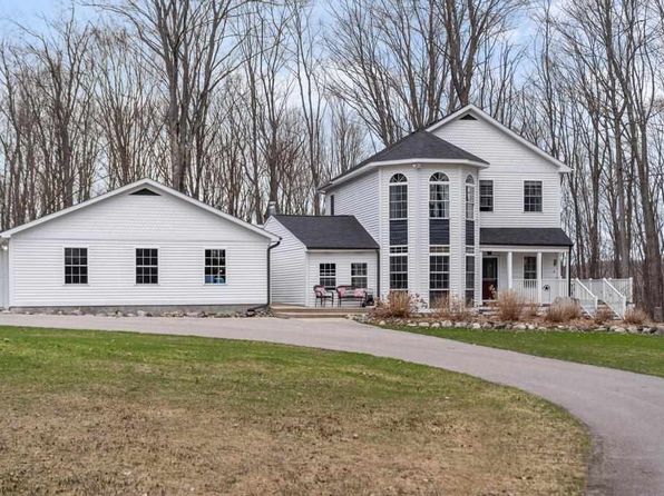 4470 Walker Rd, Harbor Springs, MI 49740
