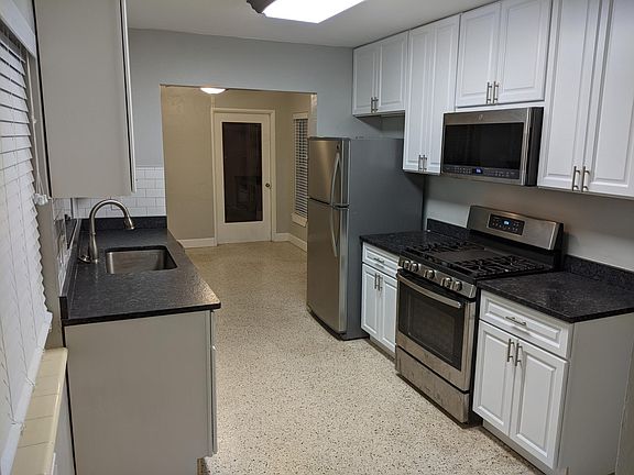 4th image of 735 30th Ave N