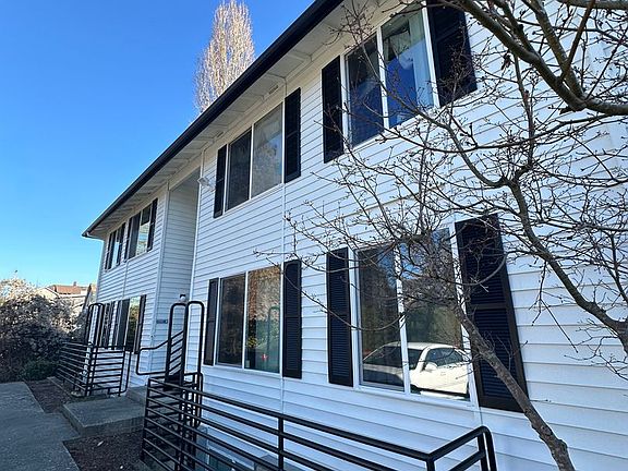 5th image of 230 SE Evans St APT 27