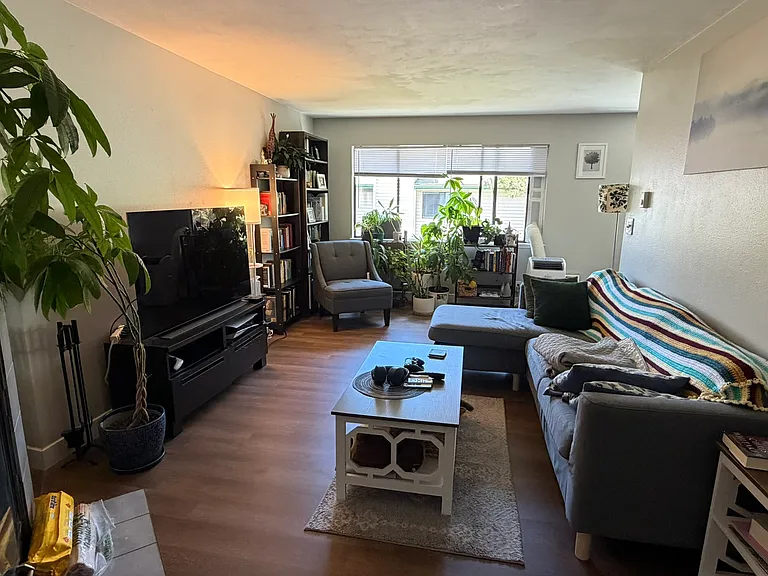 1624 201st Pl SE #6-D — Photo 1