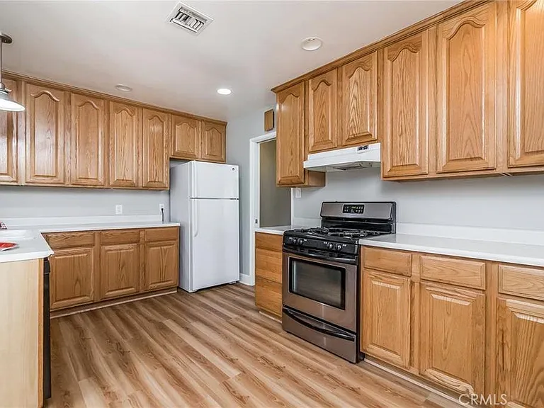 1210 E Oakmont Ave — Photo 9