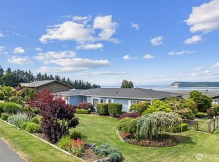 6168 Barnacle Ln, Clinton, WA 98236