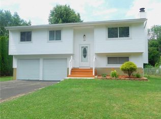 72 Snowberry Cres, Rochester, NY 14606