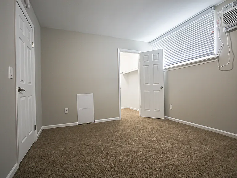 Herbert - Bedroom