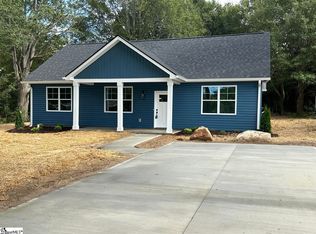 201 Reeves Dr, Simpsonville, SC 29681