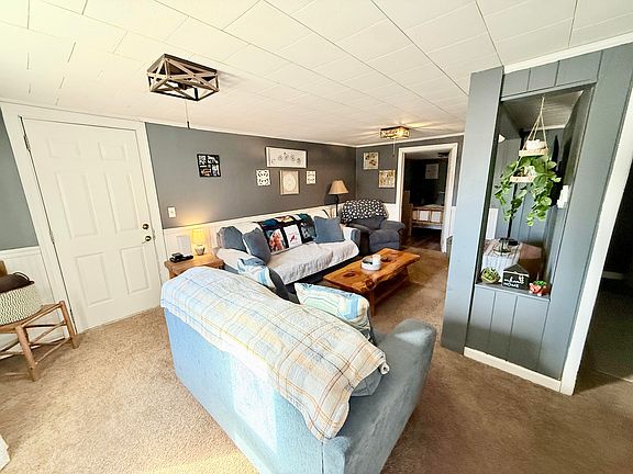 4th image of 104 Wallace Hill Rd