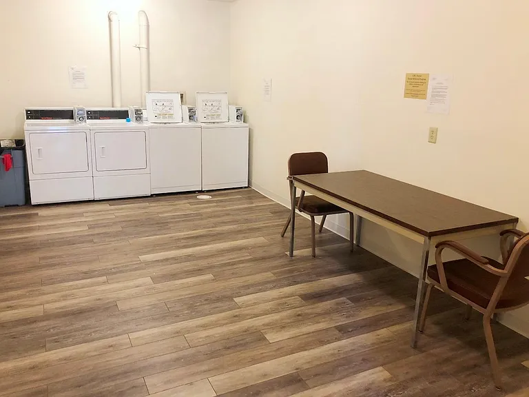301 Hancock Ave — Photo 14