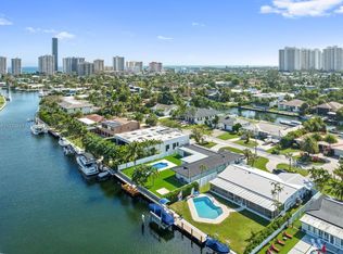 430 Tamarind Dr #D-1R, Hallandale, FL 33009