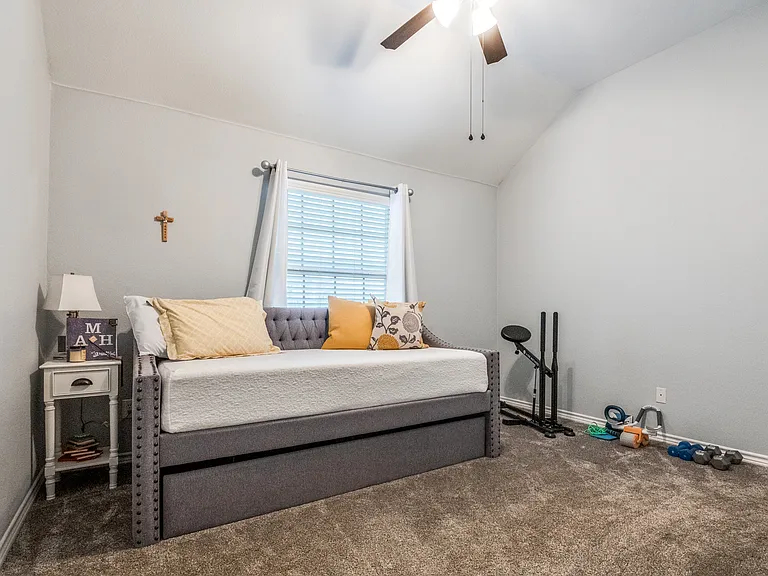 2731 Vela — Photo 15