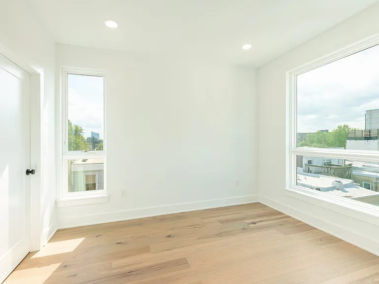 1723 Francis St — Photo 15