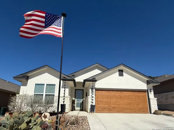 1120 Norfolk Ln, Kerrville, TX 78028