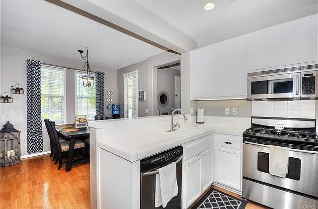 55 Ellsworth St — Photo 10