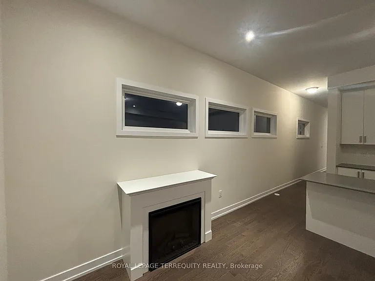 55 Ingersoll Ln — Photo 11