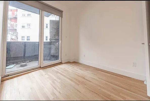 Rented by EXR | media 13